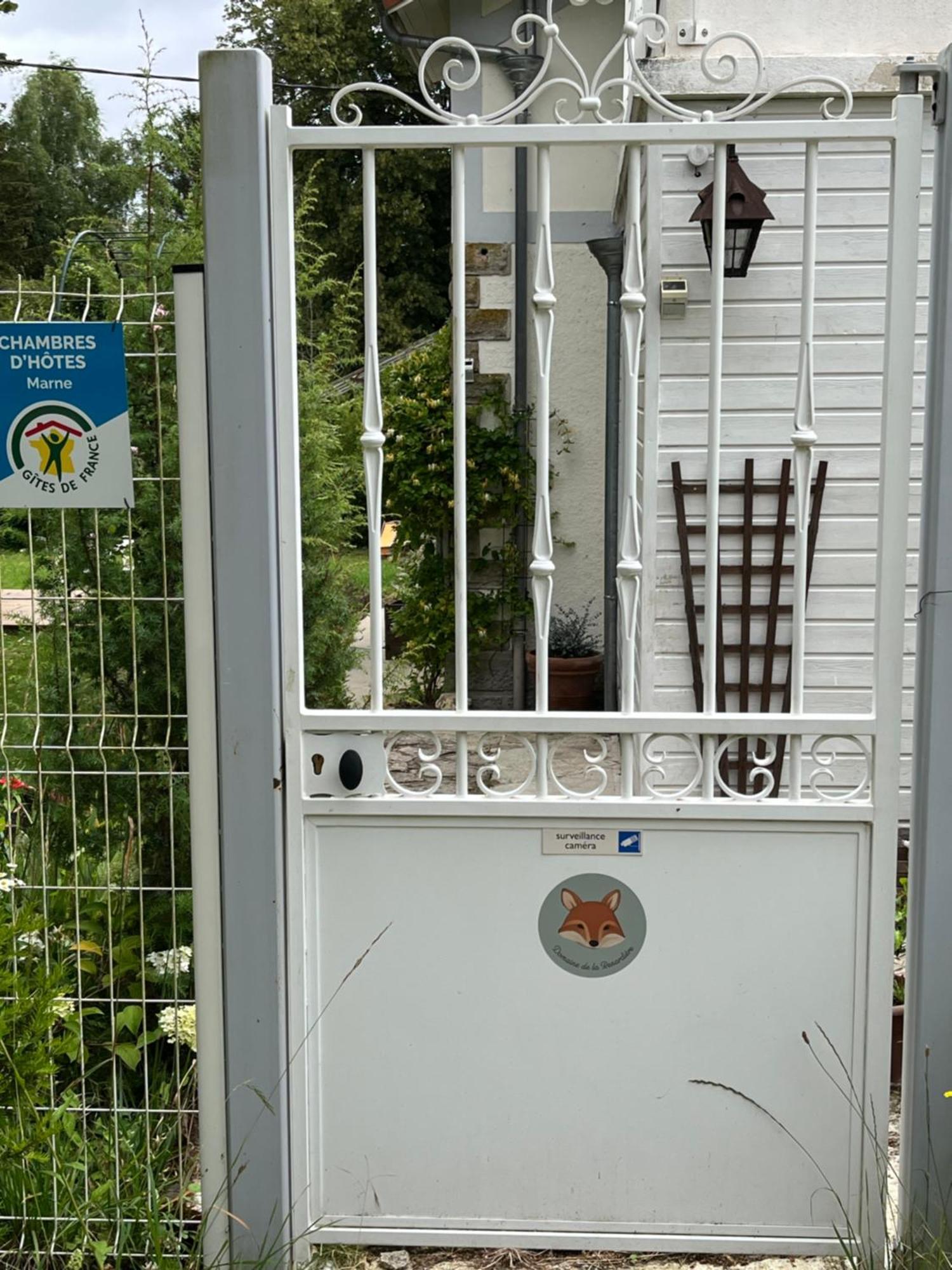 "Aux Chants Des Oiseaux" Domaine De La Renardiere Les Grandes-Loges Eksteriør billede