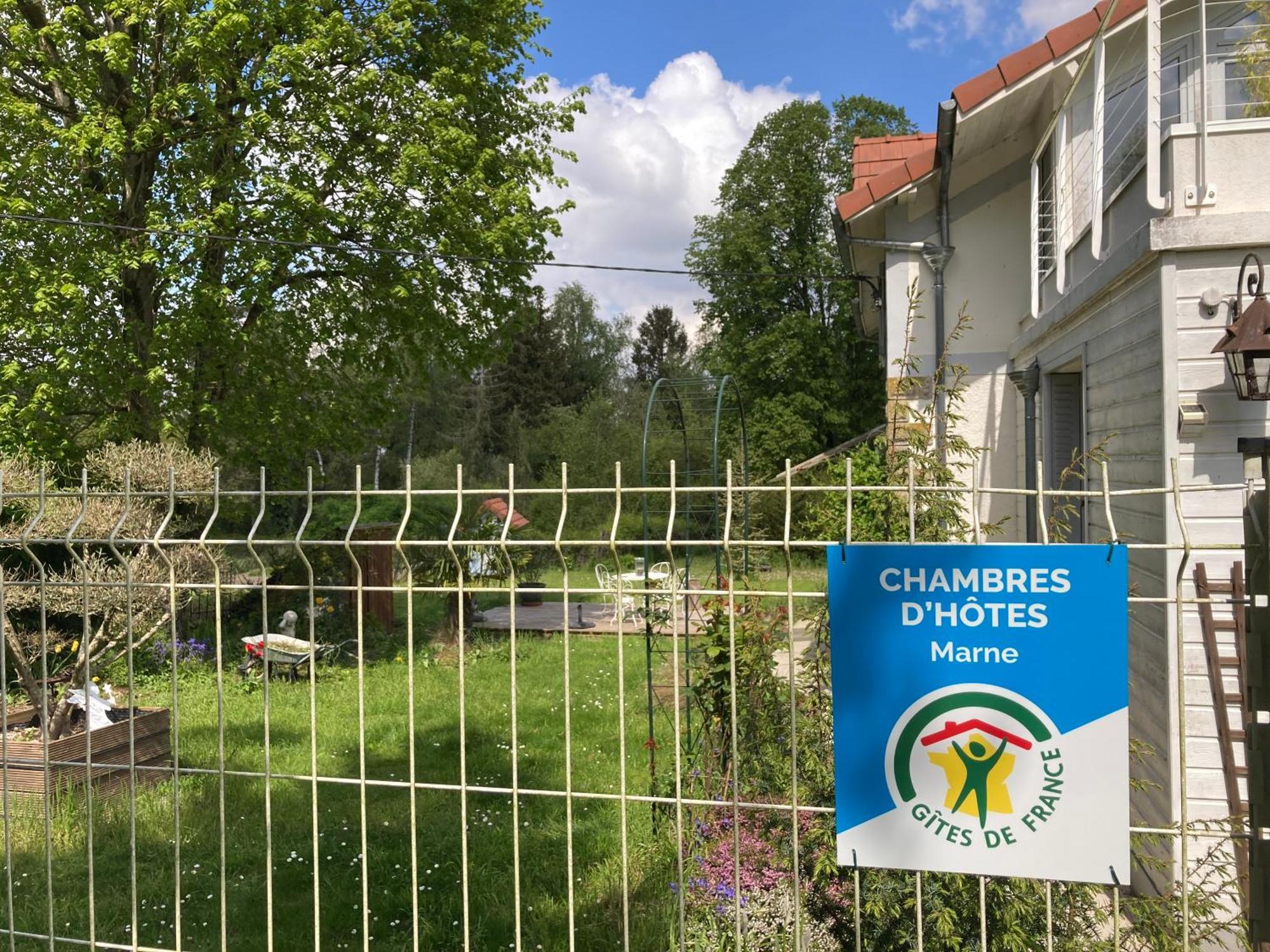 "Aux Chants Des Oiseaux" Domaine De La Renardiere Les Grandes-Loges Eksteriør billede